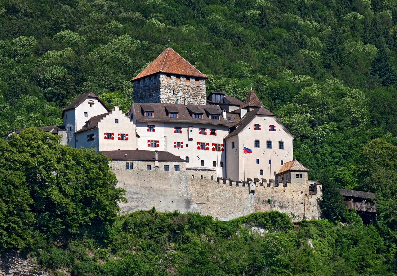 Schloss_Vaduz_(2009).jpg